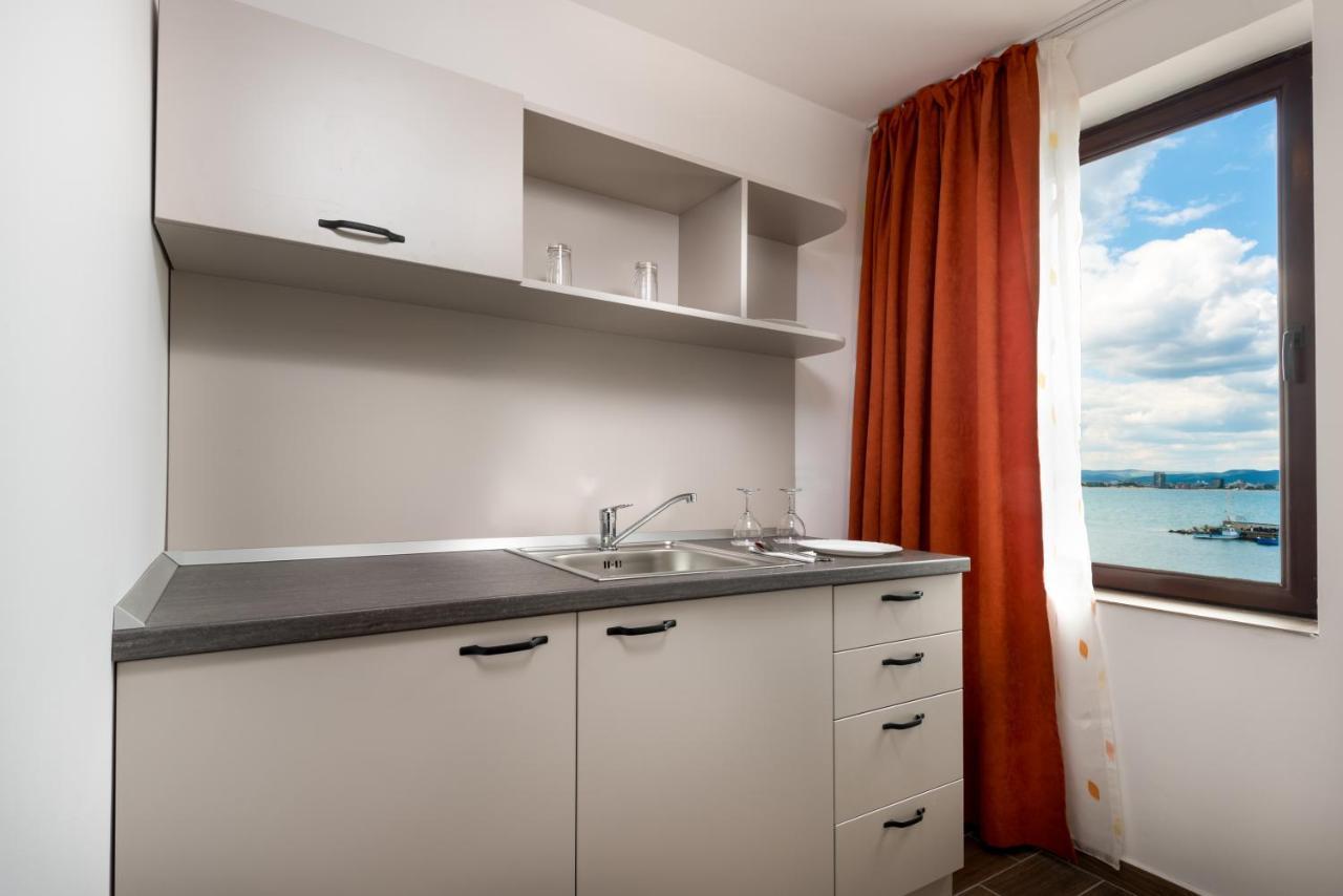 נסבר Panorama Blue Family Hotel And Free Parking מראה חיצוני תמונה