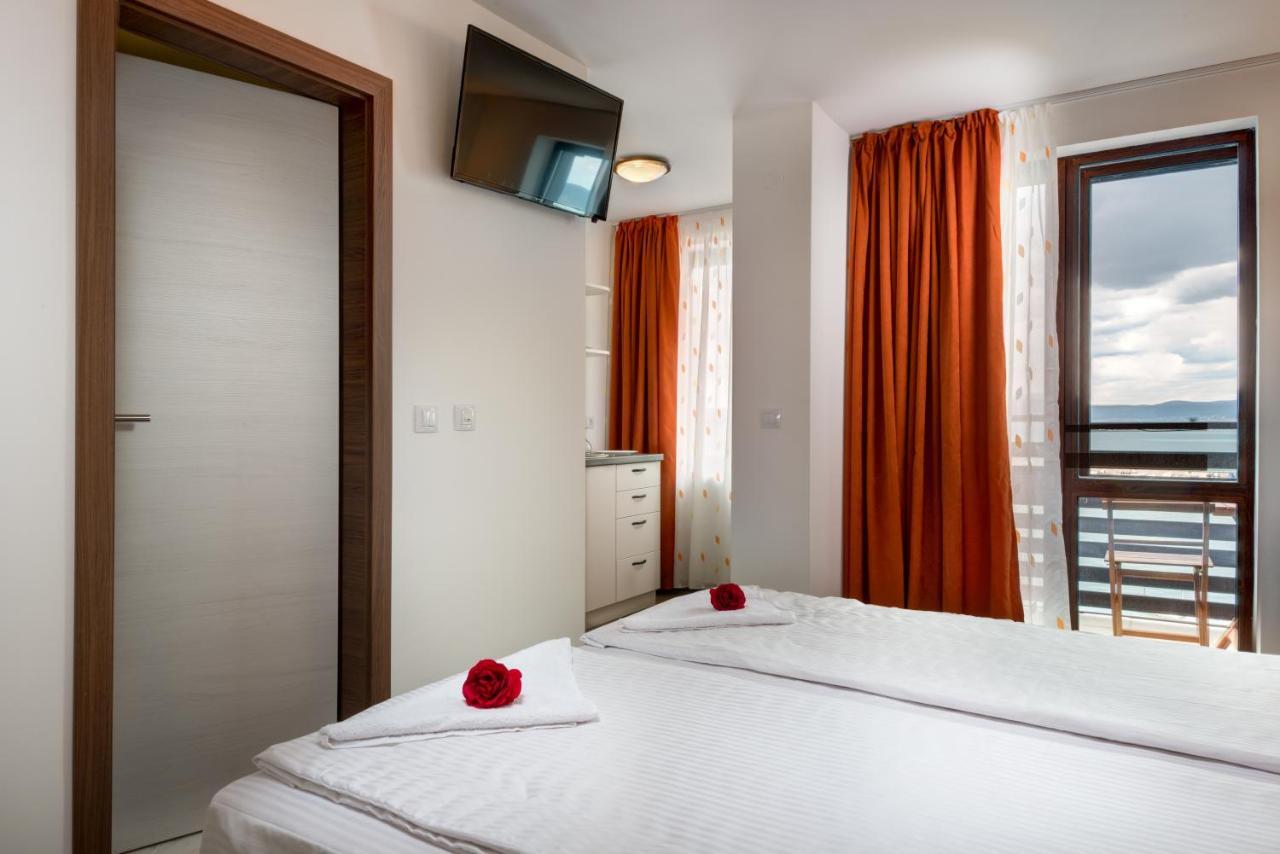 נסבר Panorama Blue Family Hotel And Free Parking מראה חיצוני תמונה