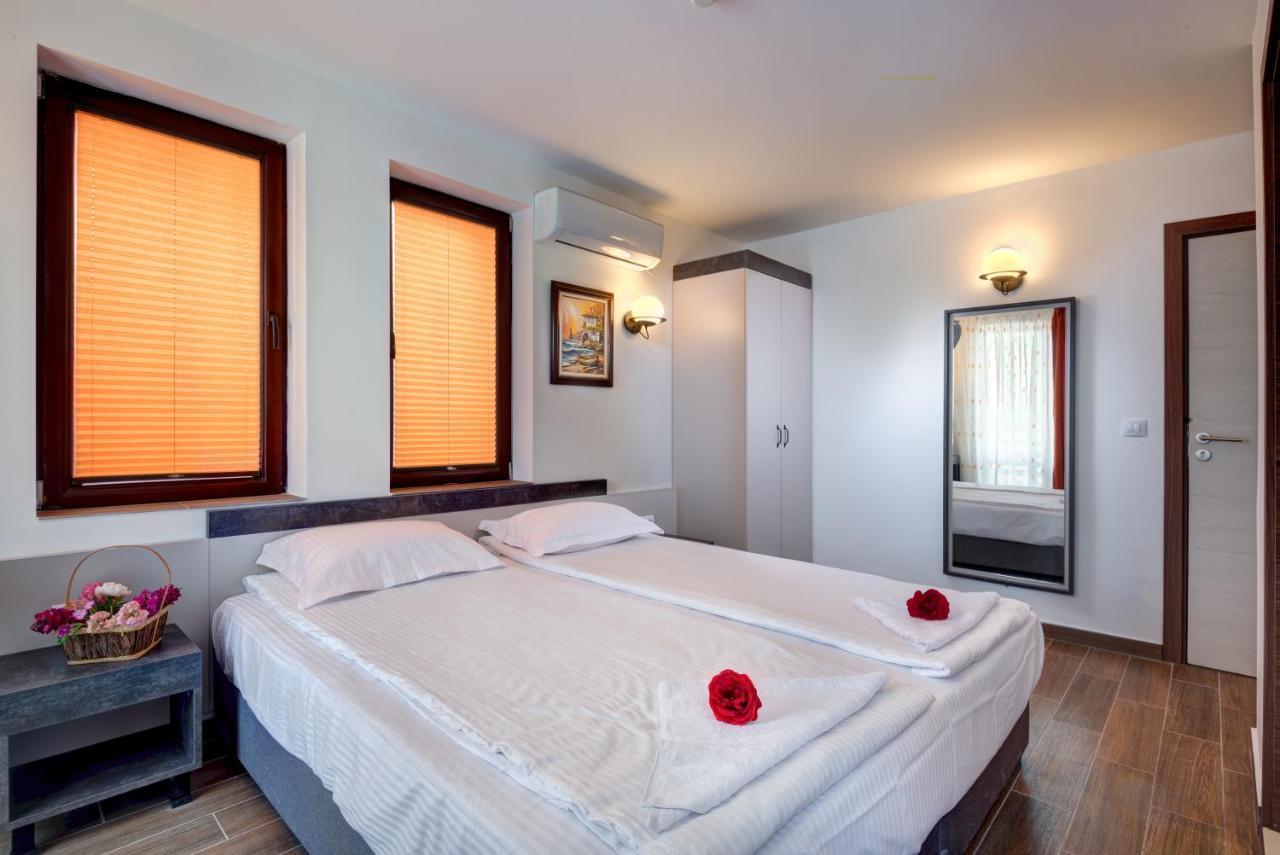 נסבר Panorama Blue Family Hotel And Free Parking מראה חיצוני תמונה