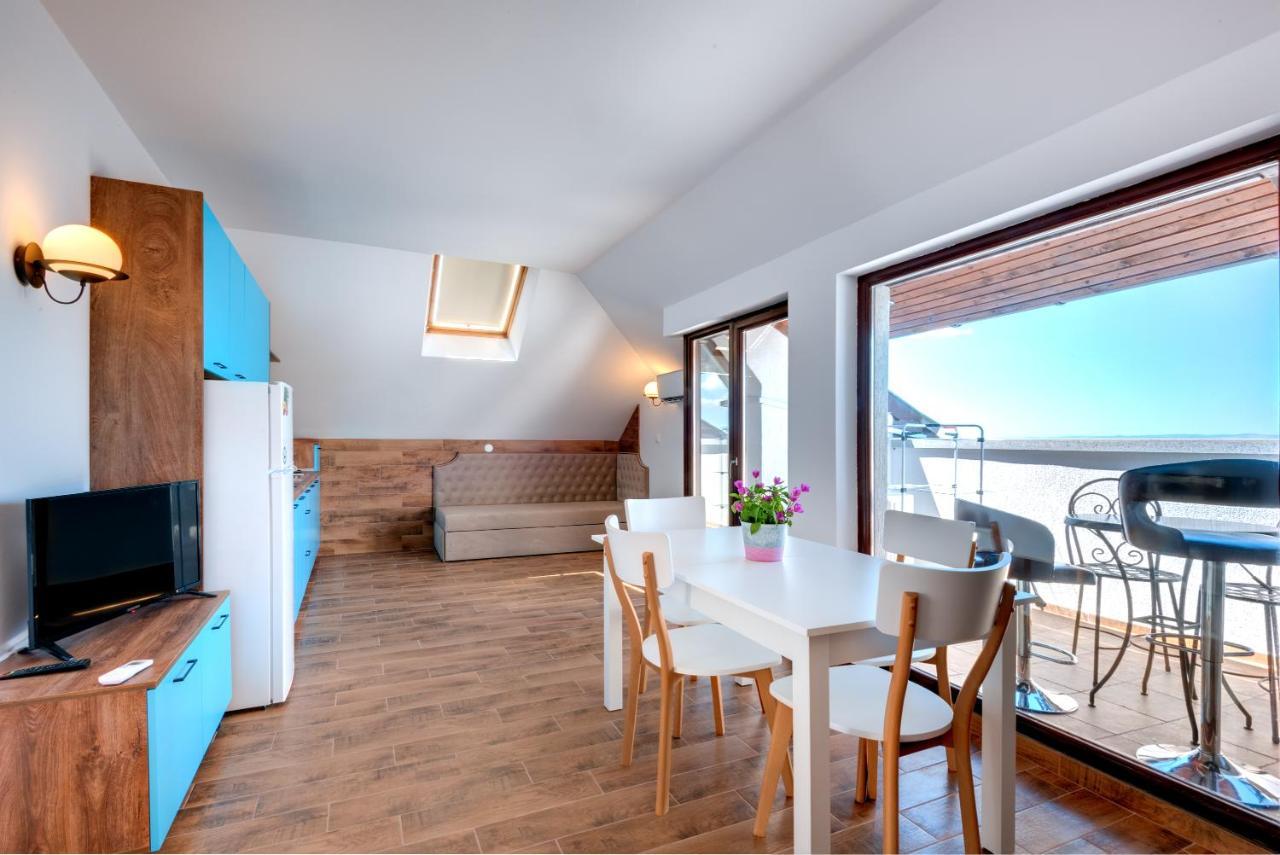 נסבר Panorama Blue Family Hotel And Free Parking מראה חיצוני תמונה
