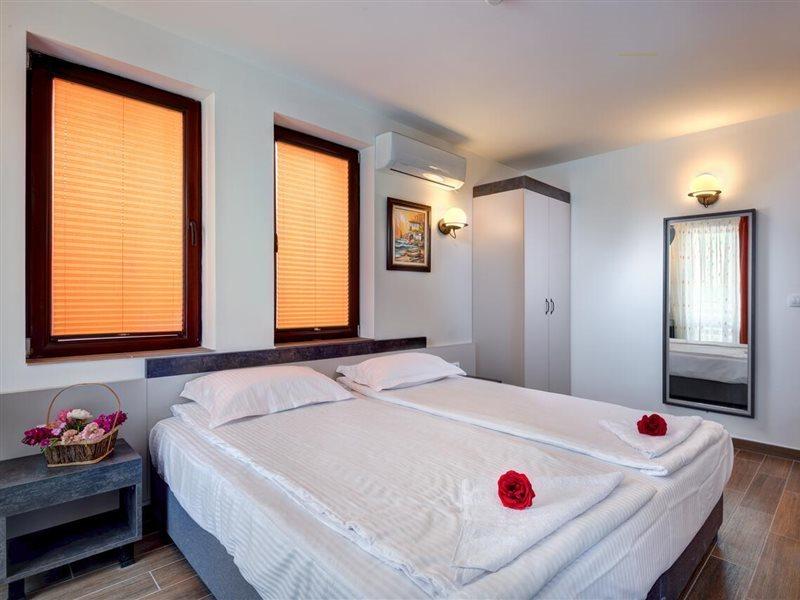 נסבר Panorama Blue Family Hotel And Free Parking מראה חיצוני תמונה