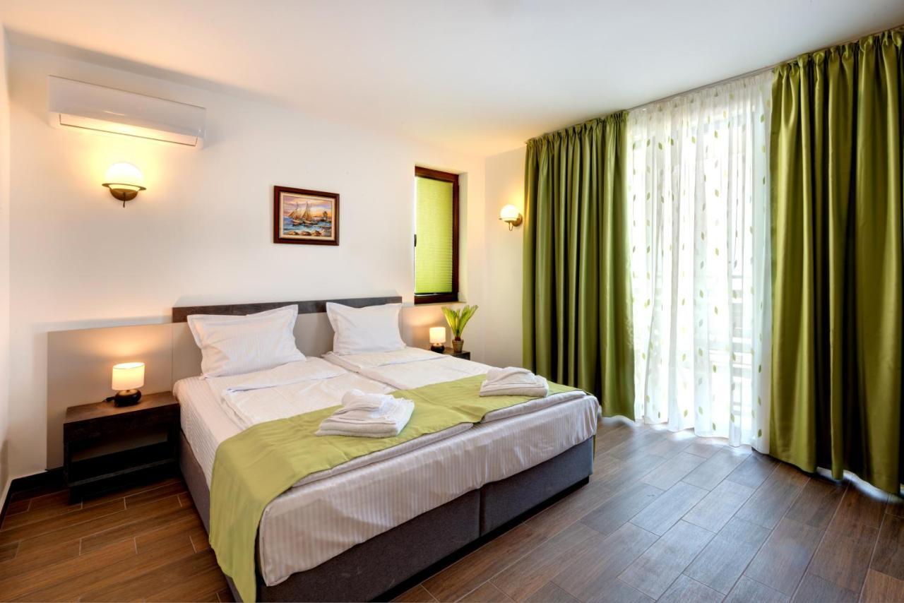 נסבר Panorama Blue Family Hotel And Free Parking מראה חיצוני תמונה