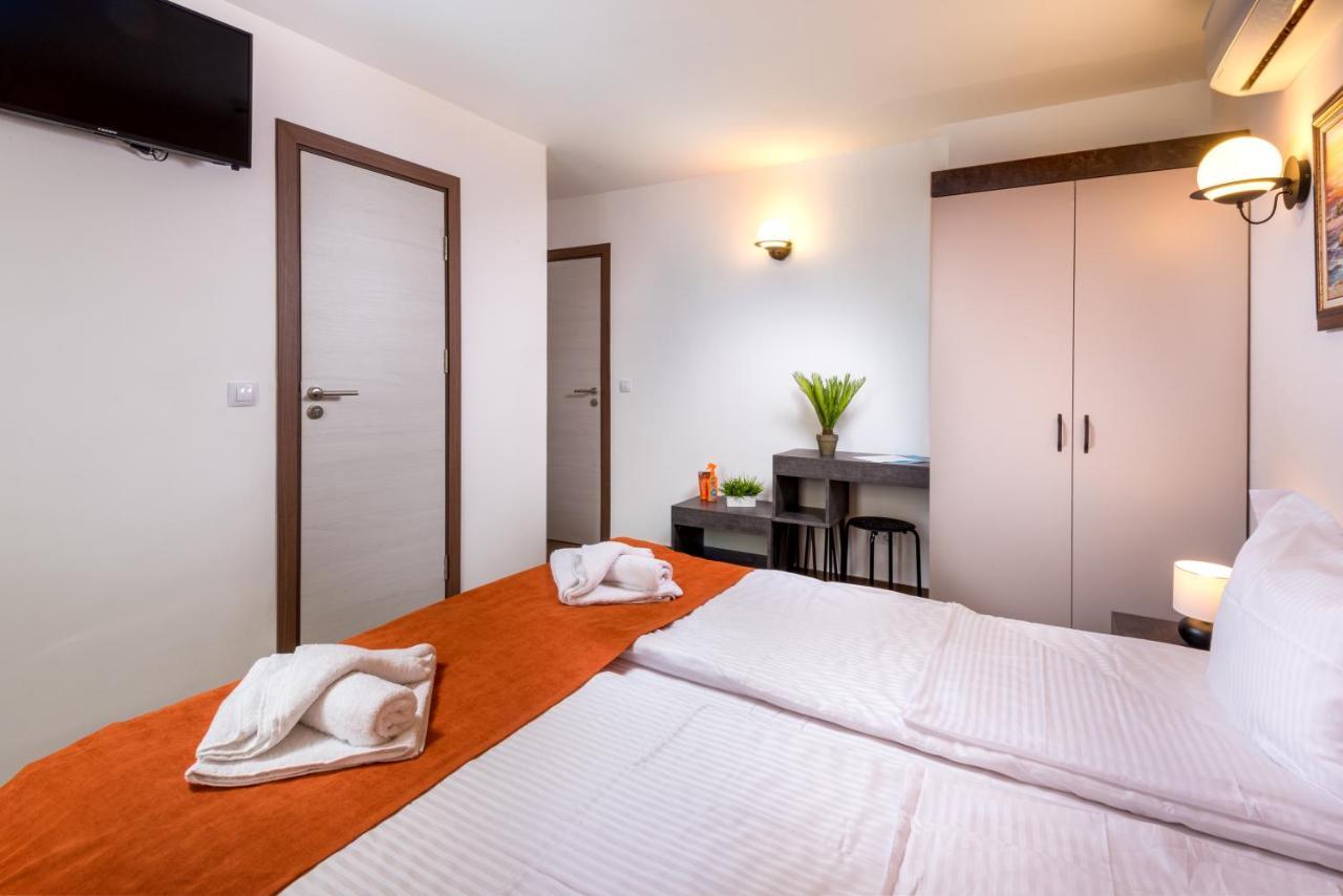 נסבר Panorama Blue Family Hotel And Free Parking מראה חיצוני תמונה