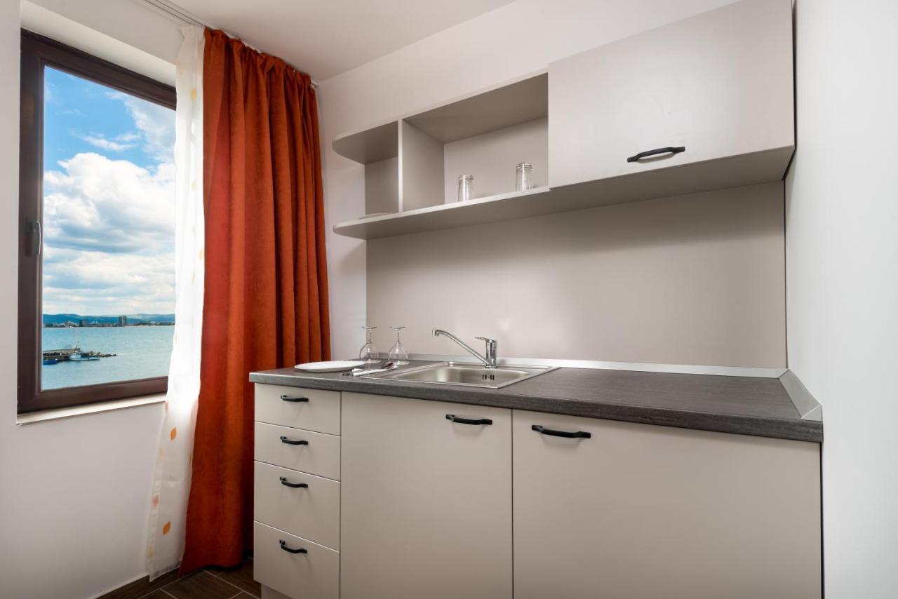 נסבר Panorama Blue Family Hotel And Free Parking מראה חיצוני תמונה
